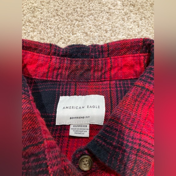 Women American eagle long sleeve button up collar plaid flannel shirt red black - Picture 5 of 11